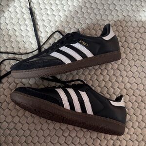Adidas Sambas size kids 5.5